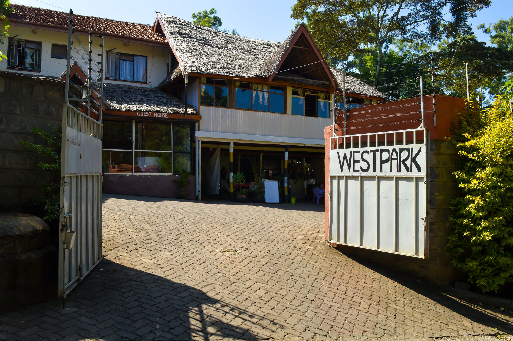 West Park Hotel Найроби Экстерьер фото